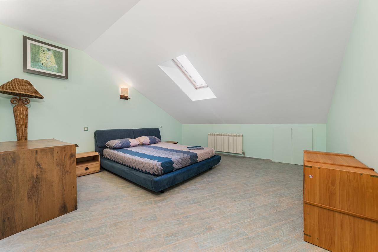 Апартаменты Deribasivska Vip 4-room Apartment Одесса-16