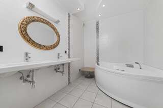 Апартаменты Deribasivska Vip 4-room Apartment Одесса Апартаменты с 3 спальнями-10