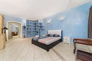 Апартаменты Deribasivska Vip 4-room Apartment Одесса Апартаменты с 3 спальнями-2